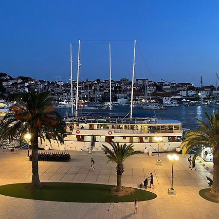 Dinka Old Town Apartment With Sea View Trogir Exteriör bild