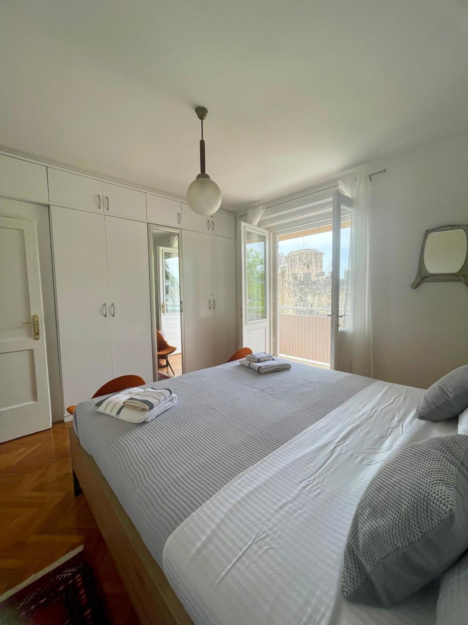 Dinka Old Town Apartment With Sea View Trogir Exteriör bild